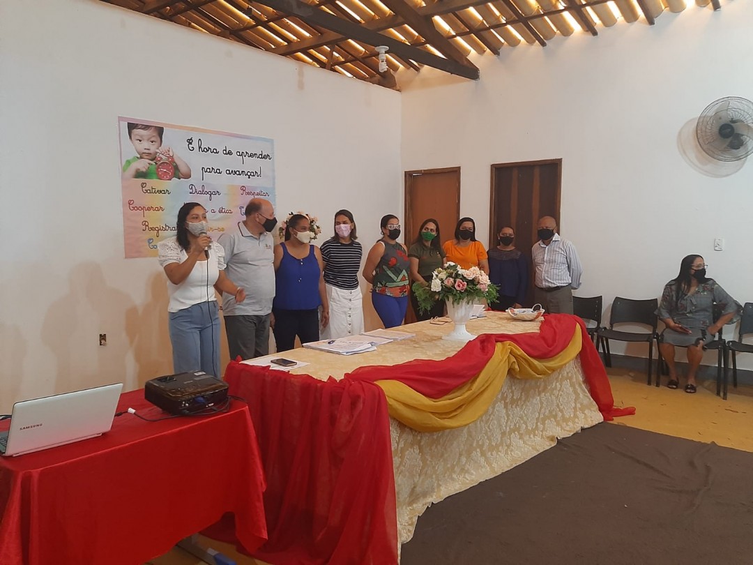 Secretaria Municipal de Educação realizou encontro com  equipes gestoras das escolas da Rede Municipal de Ensino