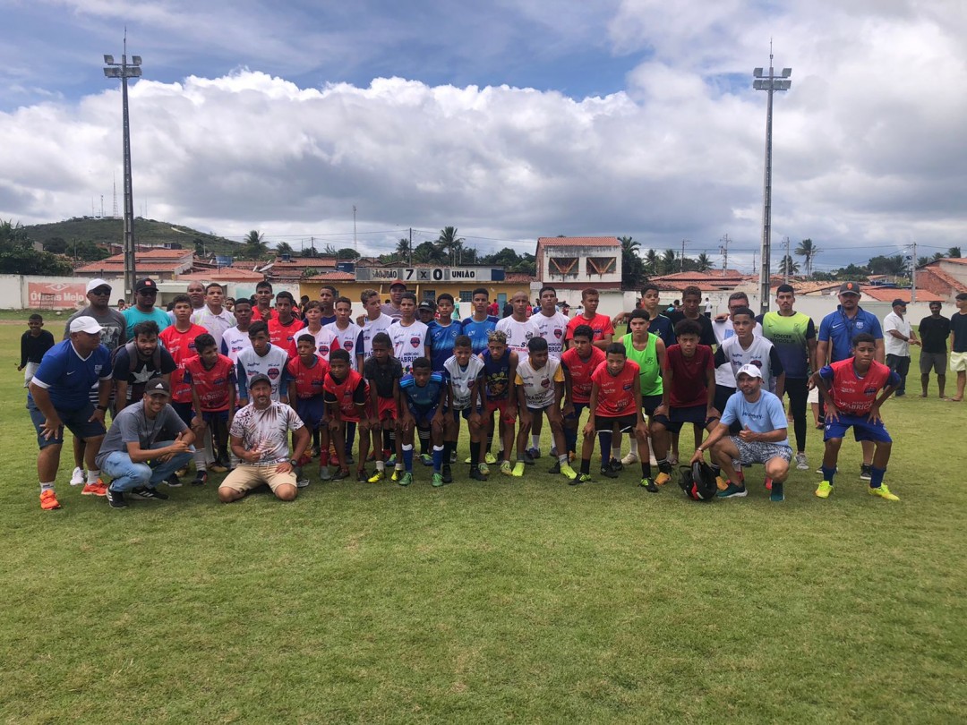 Jovens jaguararienses do Projeto de Iniciação Esportiva são selecionados para disputar Copa 2 de Julho
