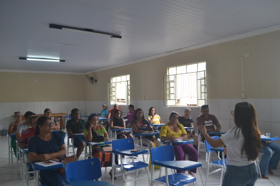 Famílias da zona rural são auxiliadas pela Prefeitura de Jaguarari em processo de regularização fundiária