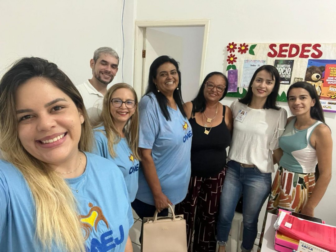 CAAEJ realiza panfletagem no Dia Mundial de Conscientização do Autismo