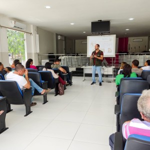 Boas práticas de higiene e manipulação de alimentos de origem animal foram tema de palestra voltada para comerciantes locais